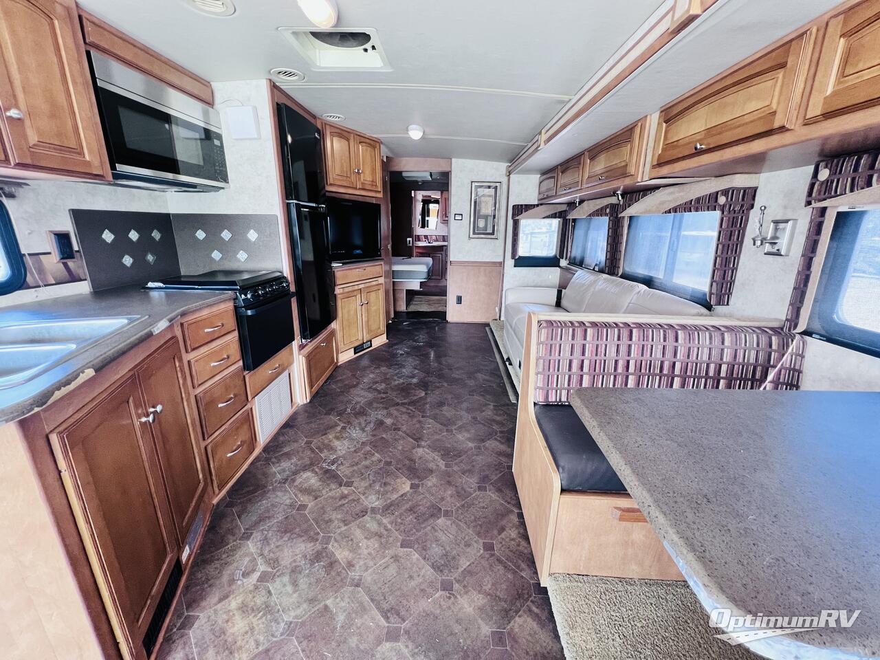 2012 Winnebago Vista 35F Photo 4