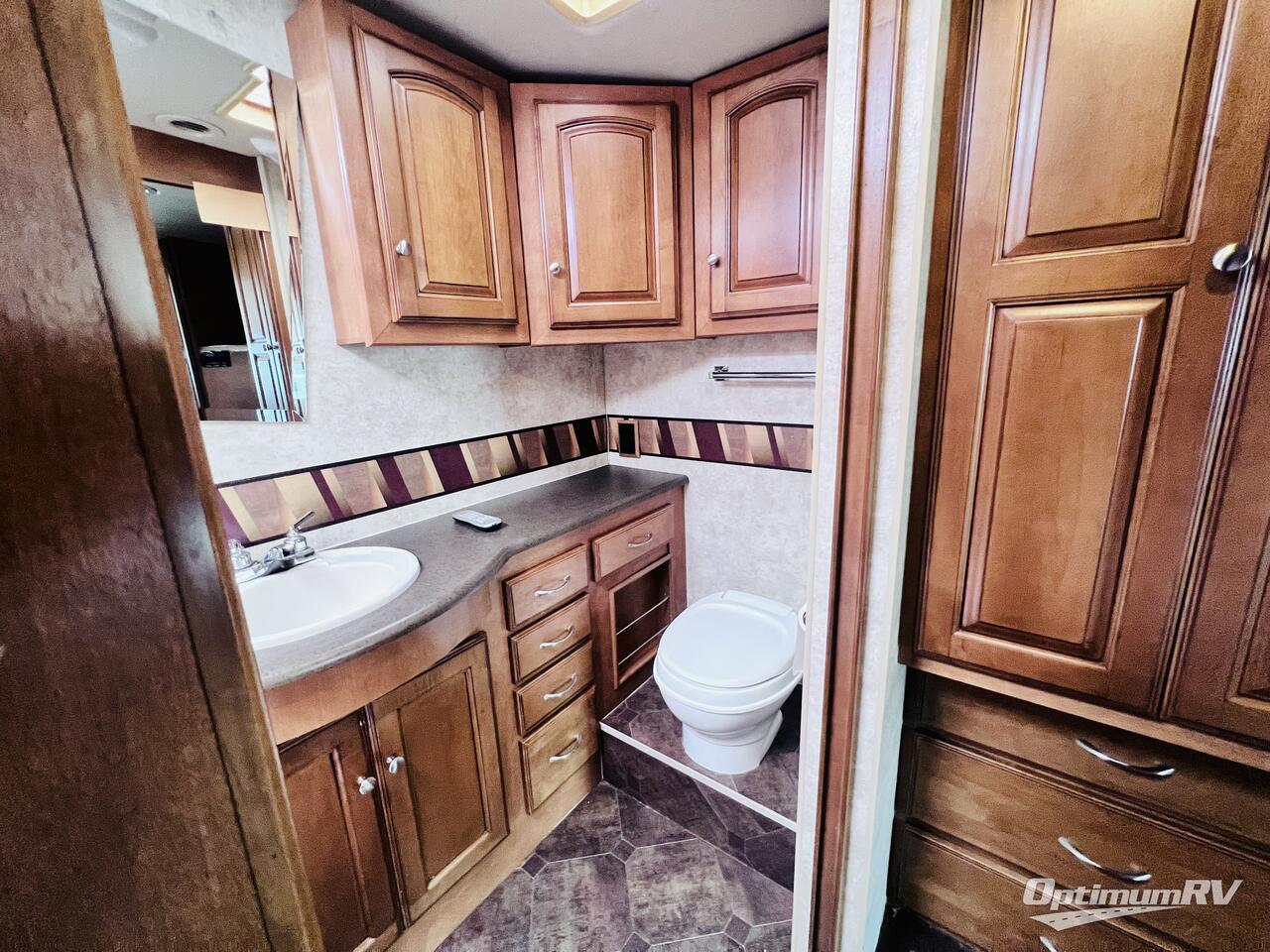 2012 Winnebago Vista 35F Photo 21