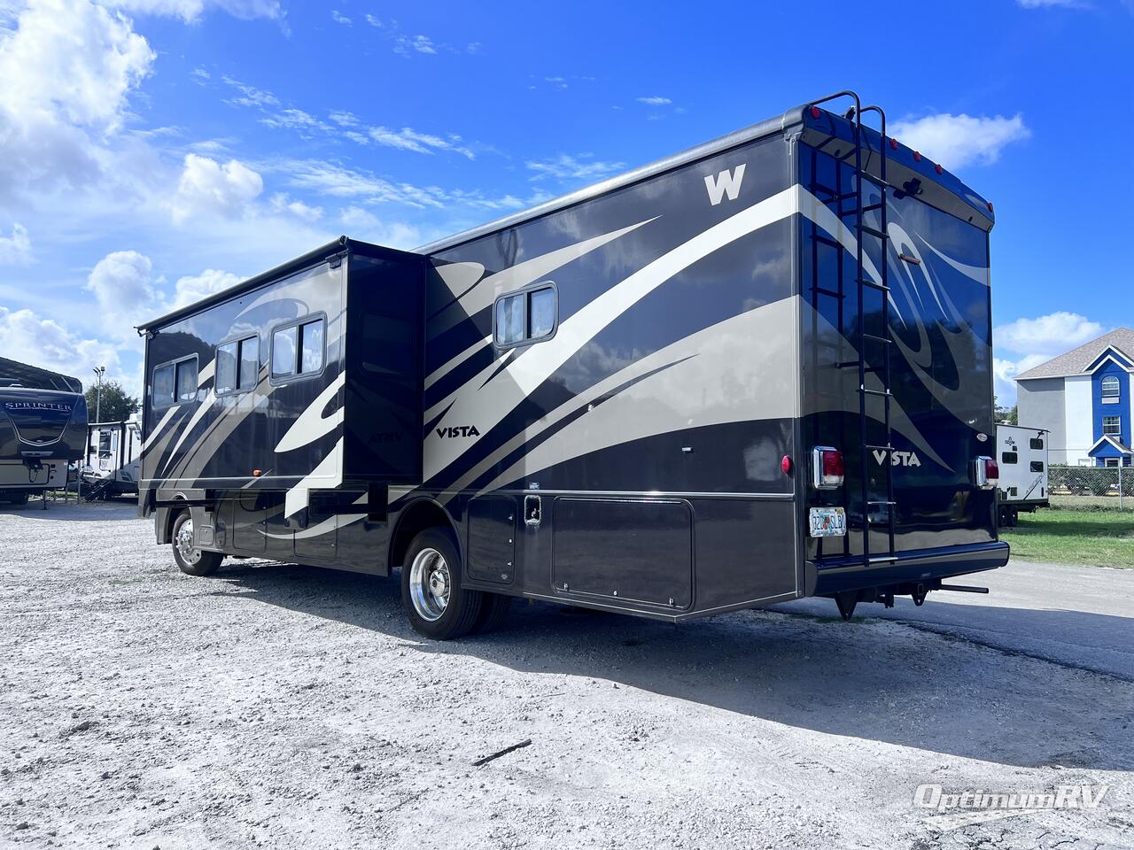 2012 Winnebago Vista 35F Photo 2