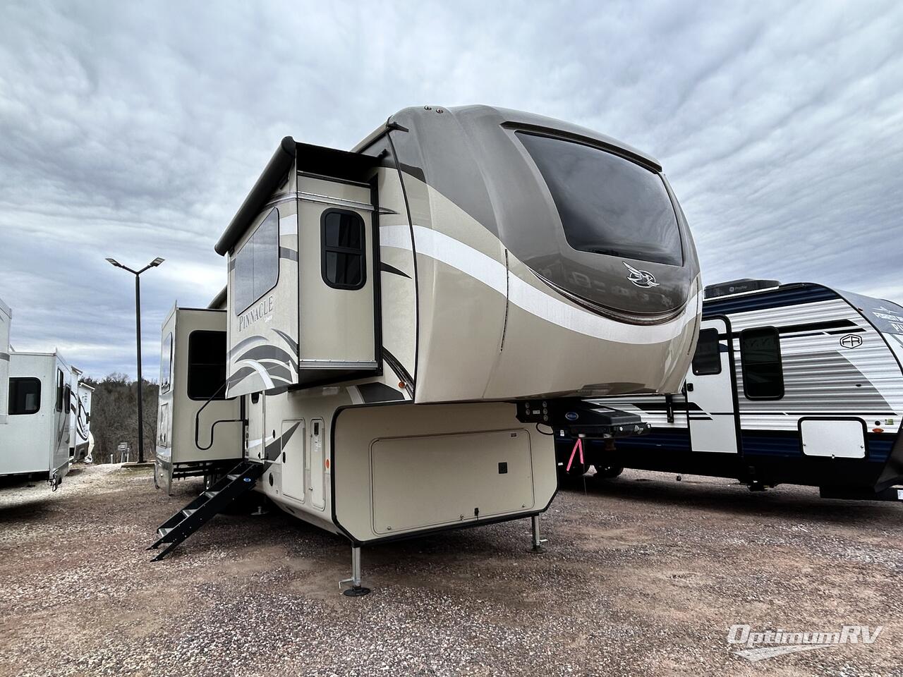 2019 Jayco Pinnacle 38FLWS Photo 1