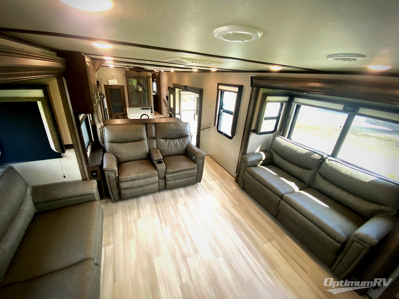 2022 Grand Design Solitude 375RES Photo 12