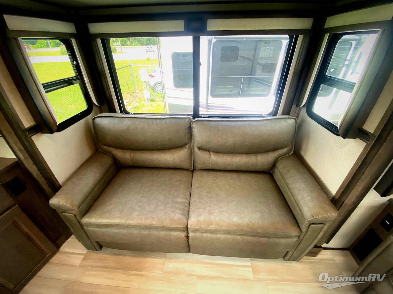 2022 Grand Design Solitude 375RES Photo 15