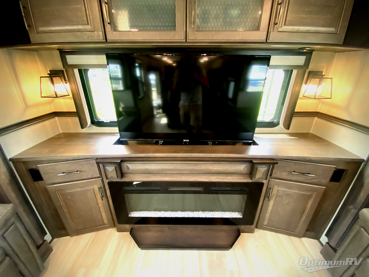2022 Grand Design Solitude 375RES Photo 16