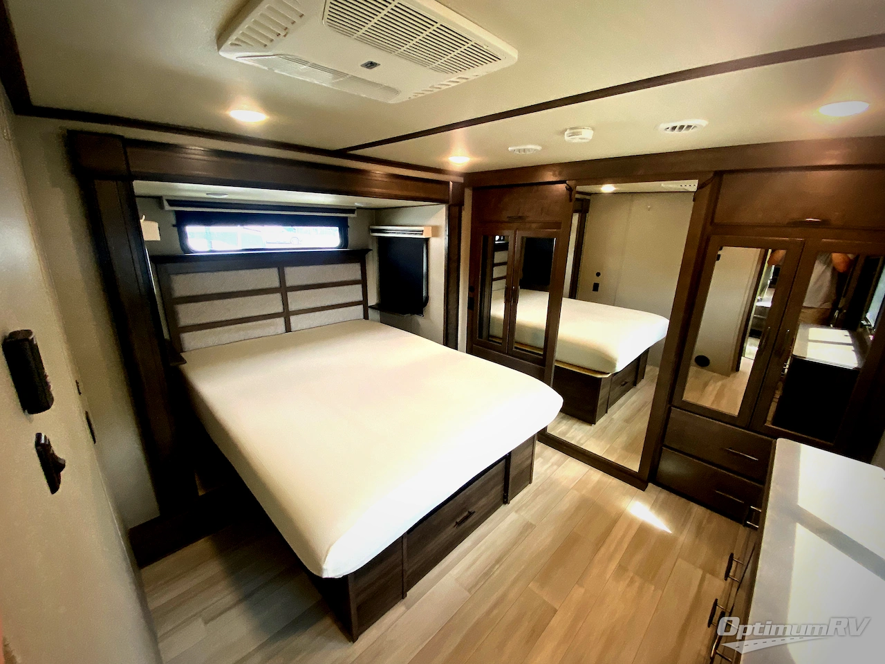 2022 Grand Design Solitude 375RES Photo 22