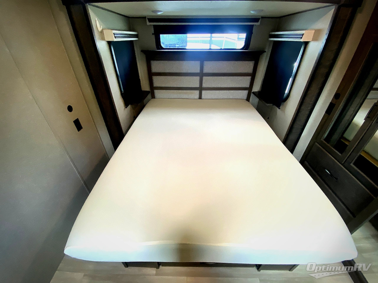 2022 Grand Design Solitude 375RES Photo 23