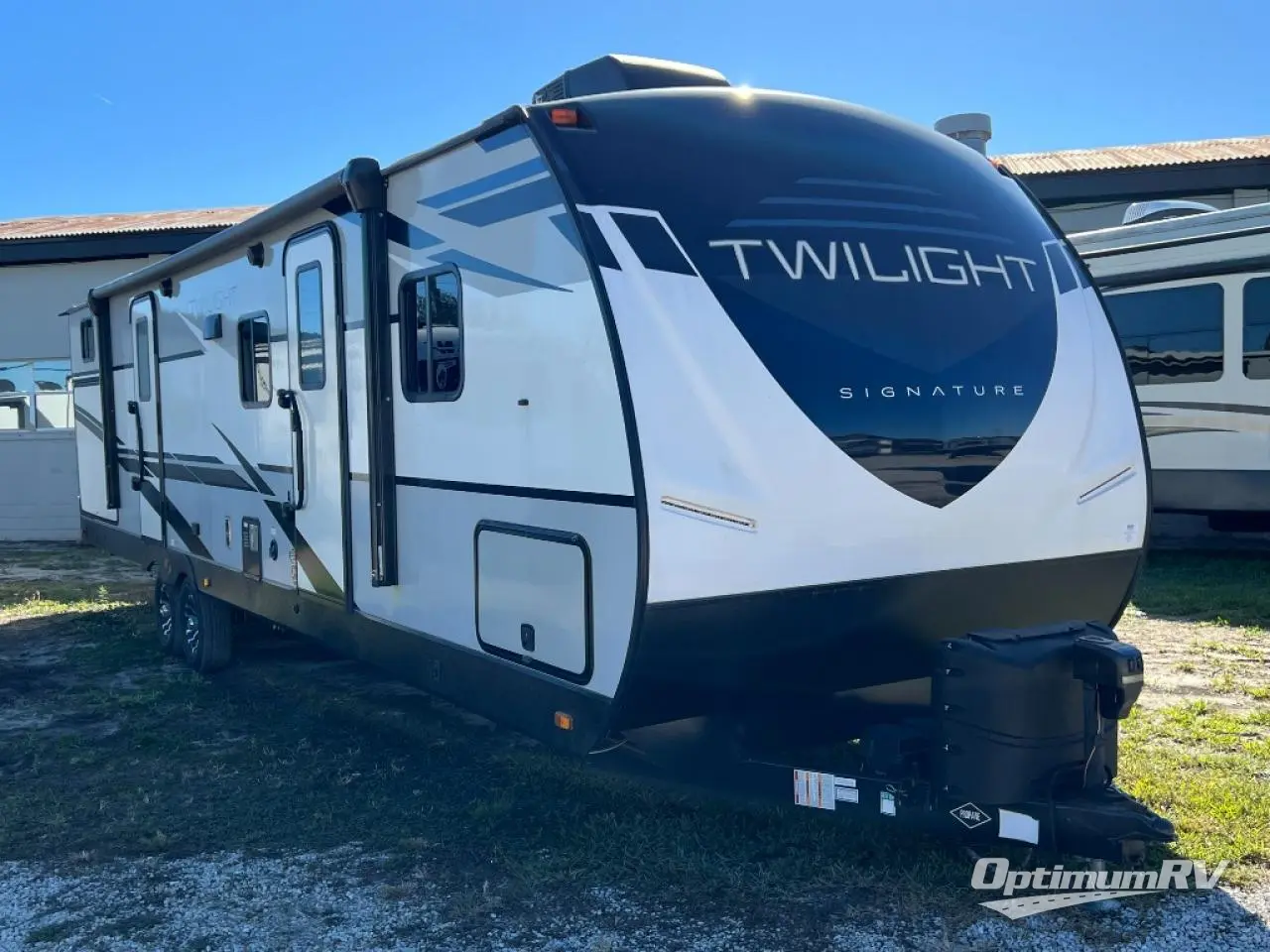 2021 Cruiser Twilight Signature TWS 3300 Photo 1