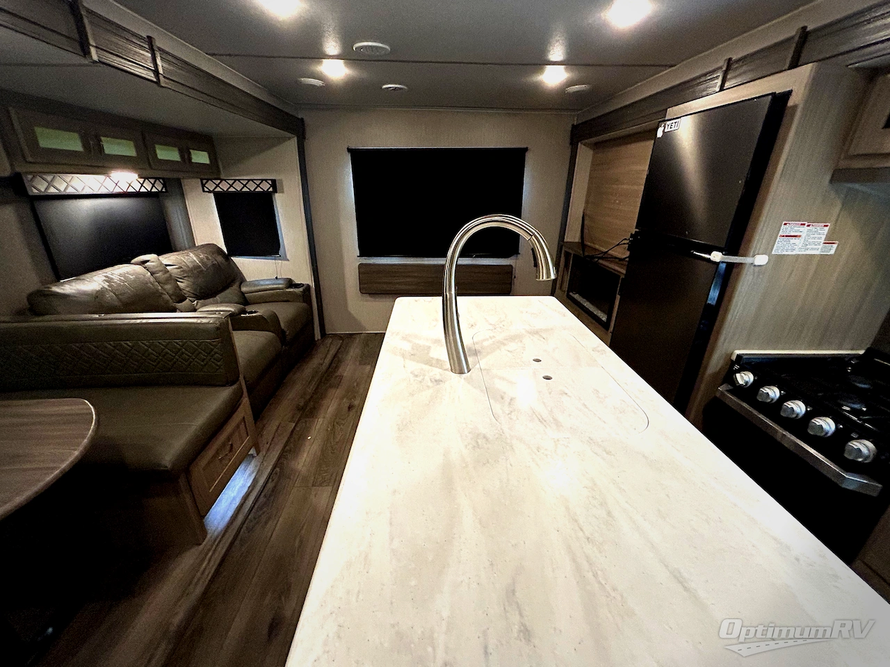 2021 Coachmen Freedom Express Liberty Edition 323BHDSLE Photo 3