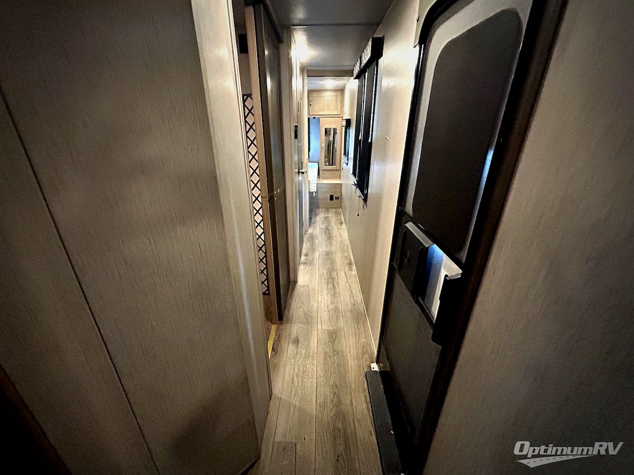 2021 Coachmen Freedom Express Liberty Edition 323BHDSLE Photo 6