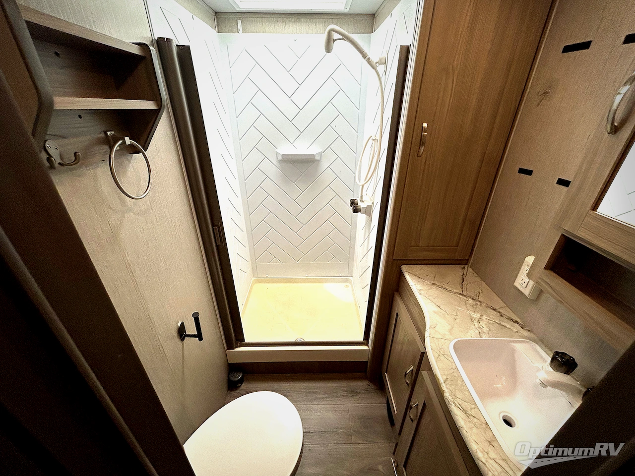 2021 Coachmen Freedom Express Liberty Edition 323BHDSLE Photo 8