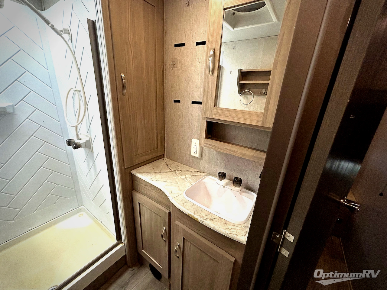 2021 Coachmen Freedom Express Liberty Edition 323BHDSLE Photo 9