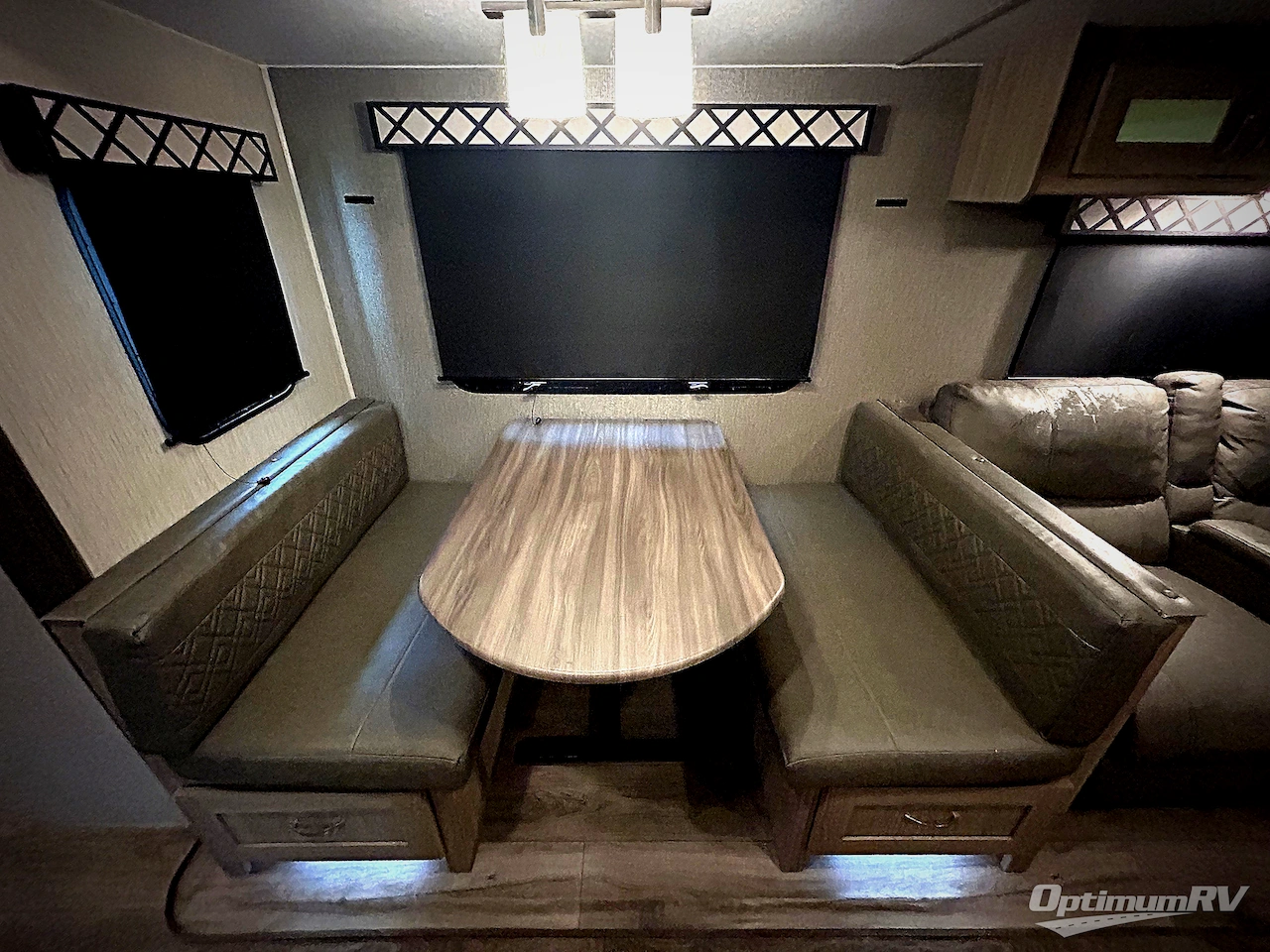 2021 Coachmen Freedom Express Liberty Edition 323BHDSLE Photo 15