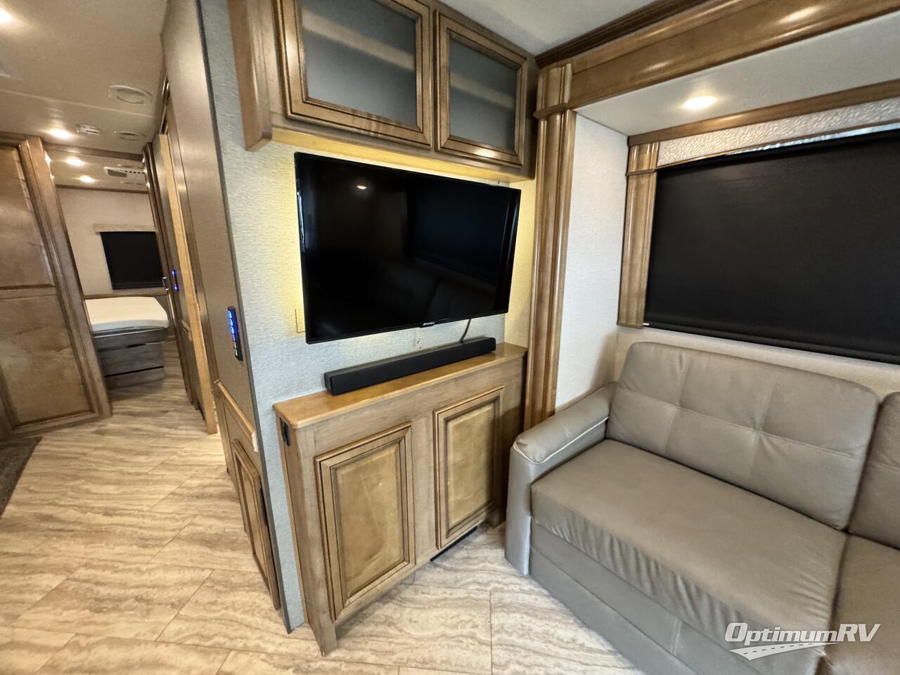 2019 Fleetwood Southwind 36P Photo 9