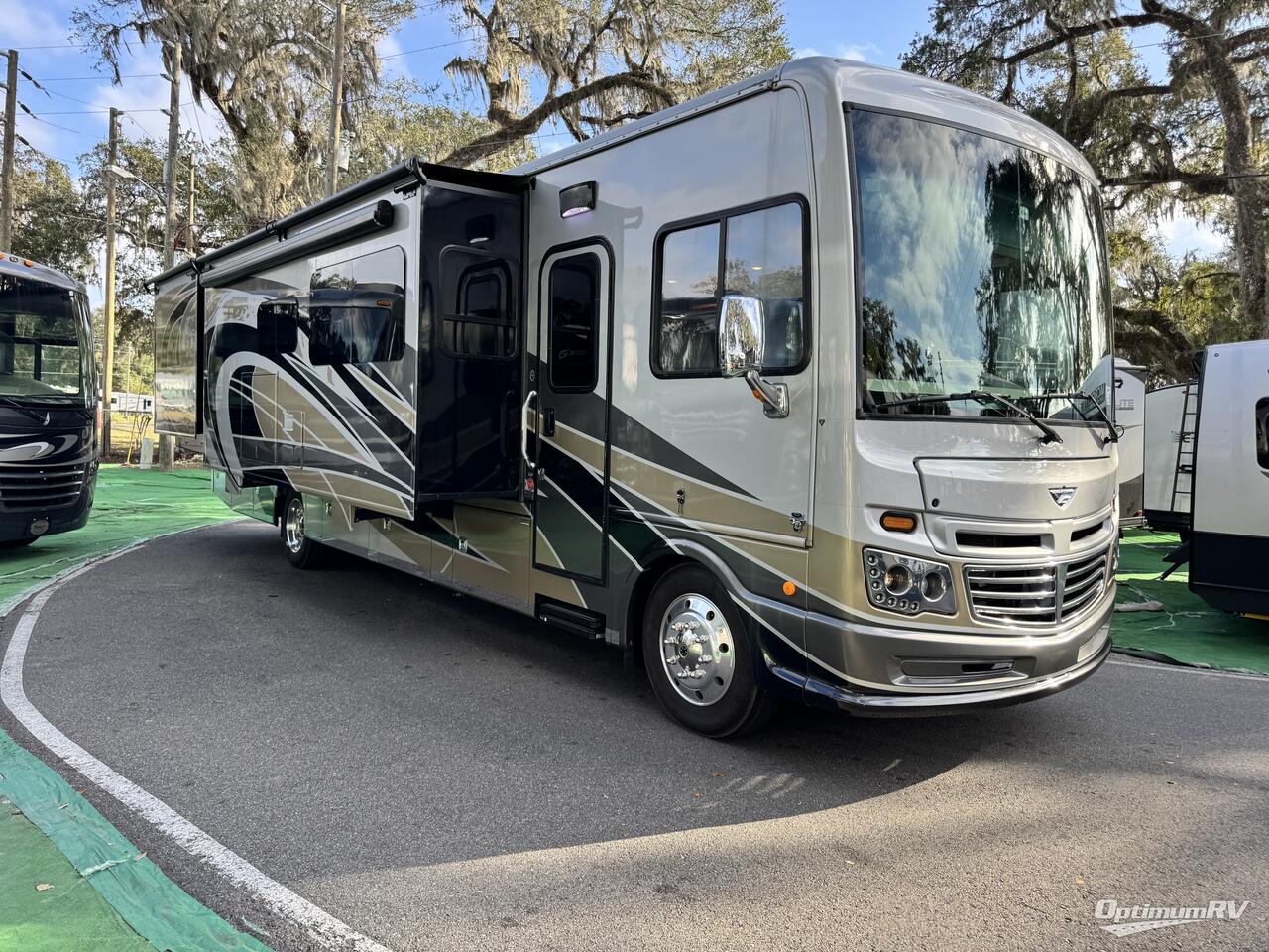 2019 Fleetwood Southwind 36P Photo 1