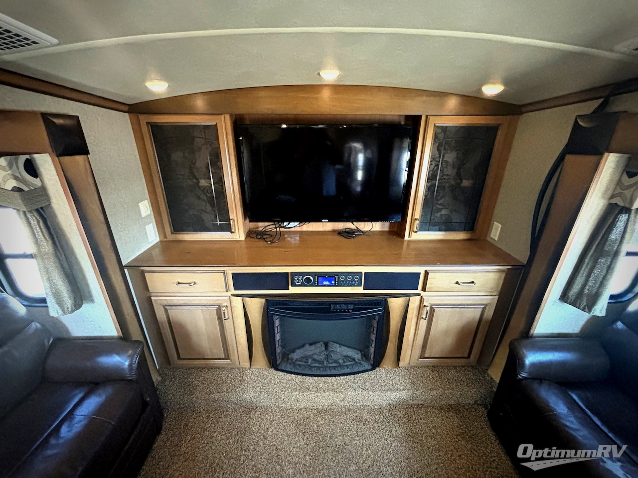 2016 Forest River Cedar Creek Hathaway Edition 38FL6 Photo 5