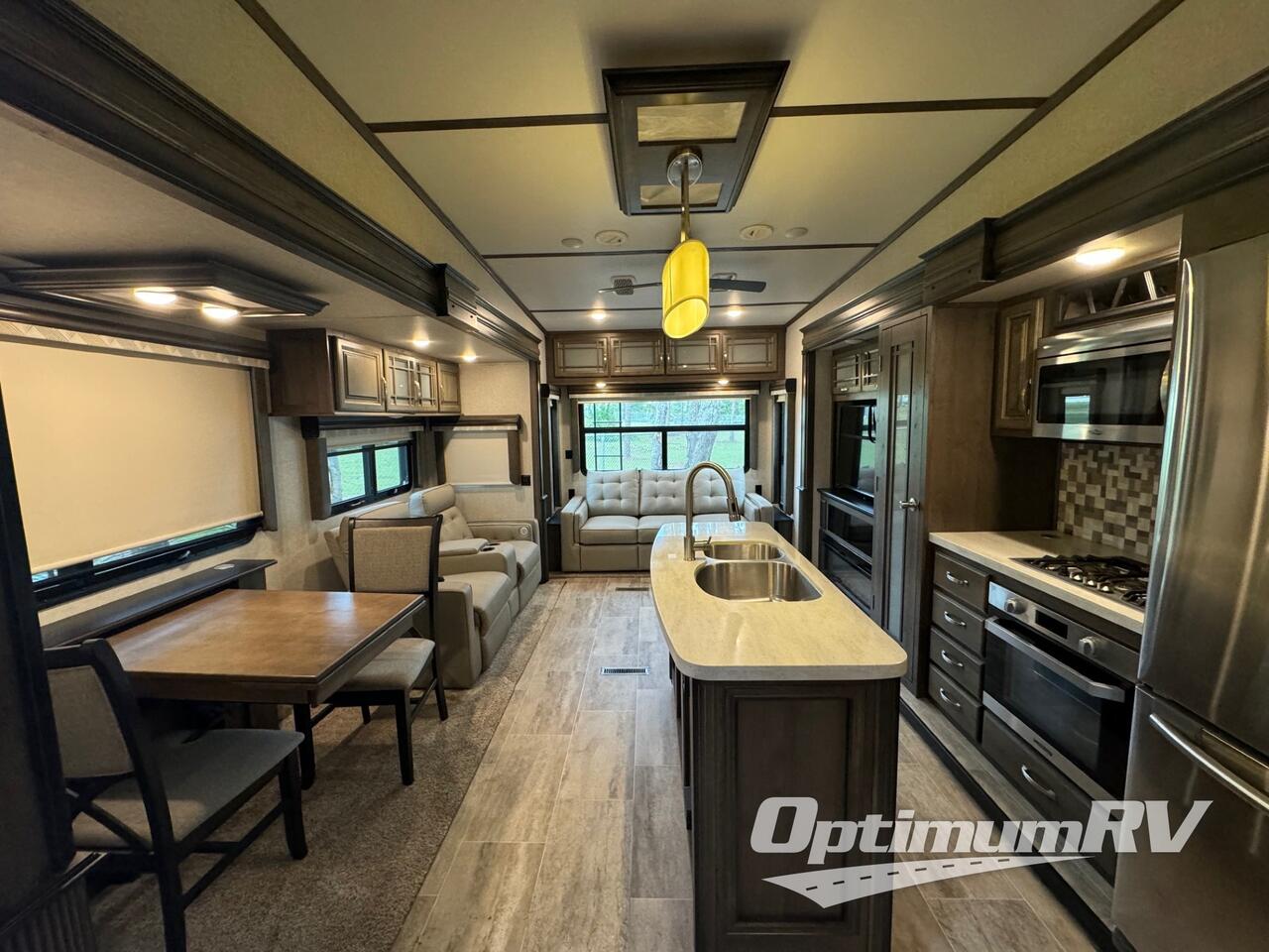 2019 Keystone Montana 3721RL Photo 2