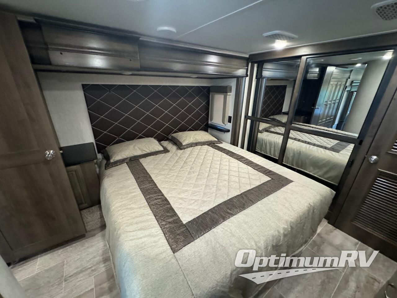 2019 Keystone Montana 3721RL Photo 10