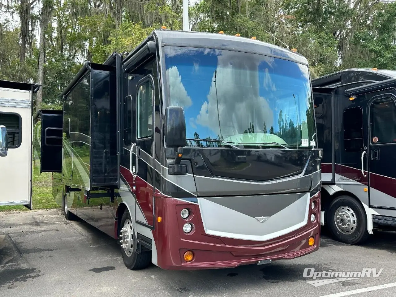 2019 Fleetwood Discovery 38N Photo 1