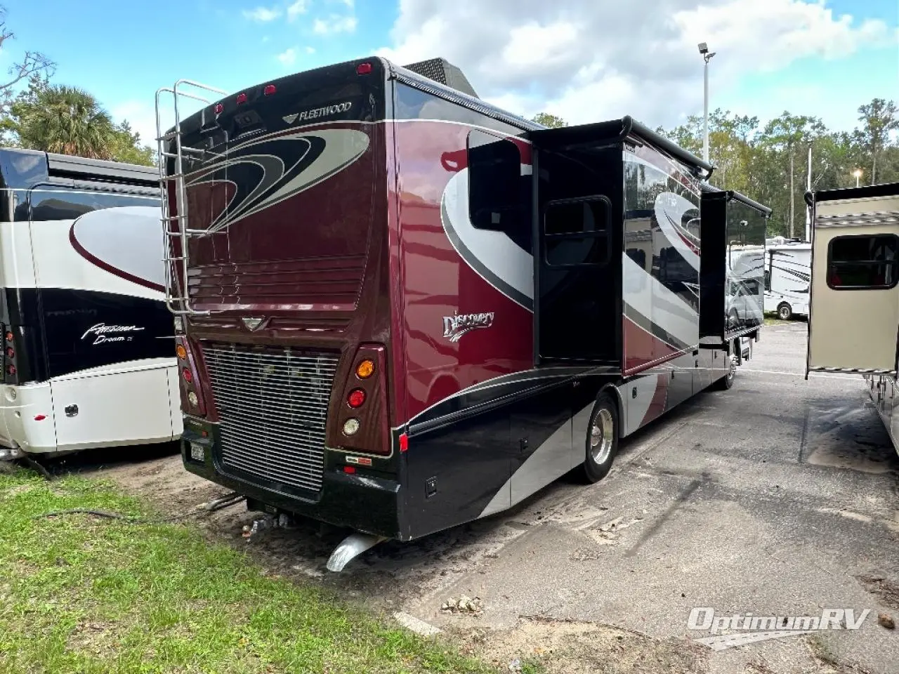 2019 Fleetwood Discovery 38N Photo 2