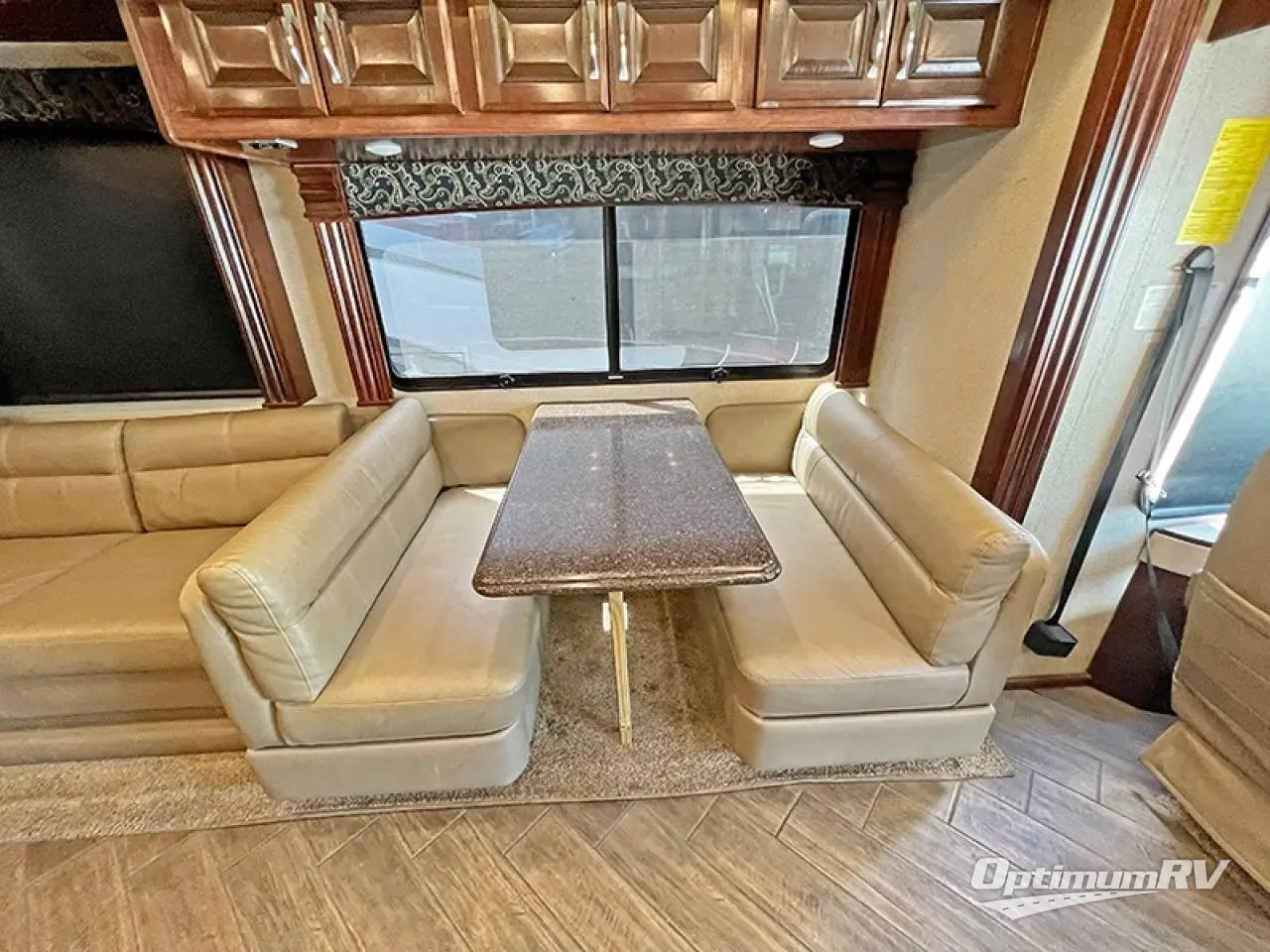 2019 Fleetwood Discovery 38N Photo 11