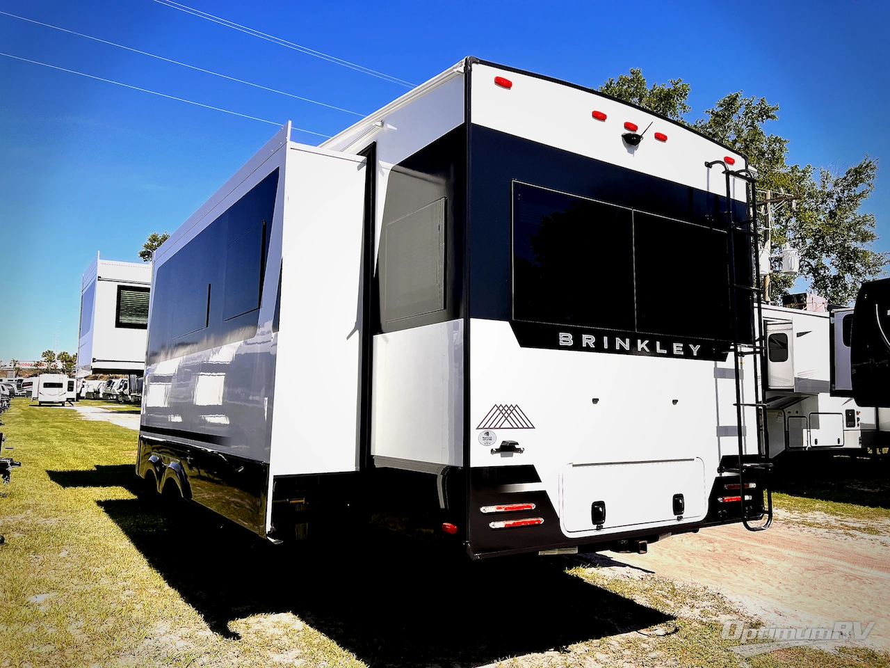 2024 Brinkley Model Z 3100 Photo 3