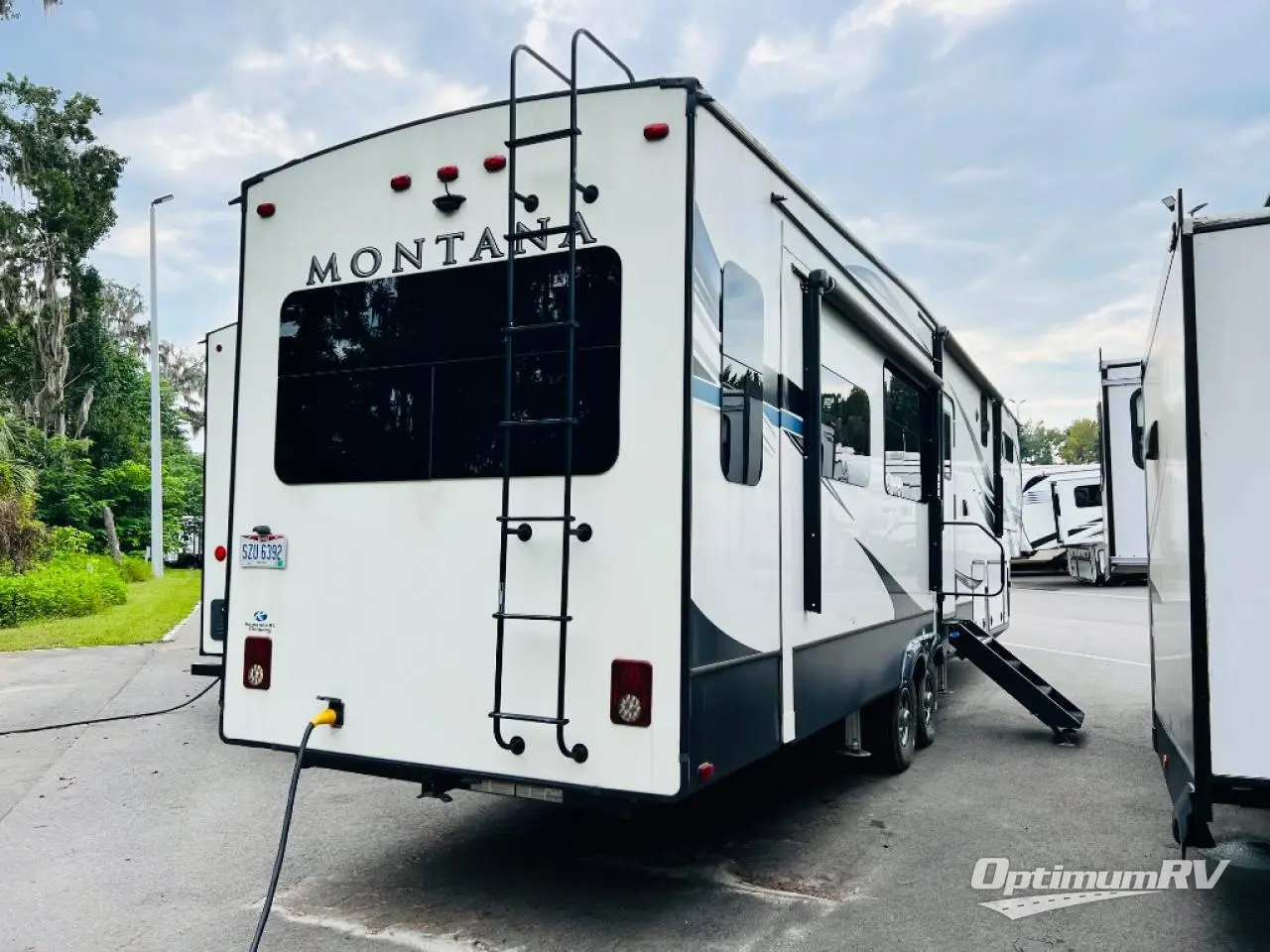 2021 Keystone Montana 3781RL Photo 2