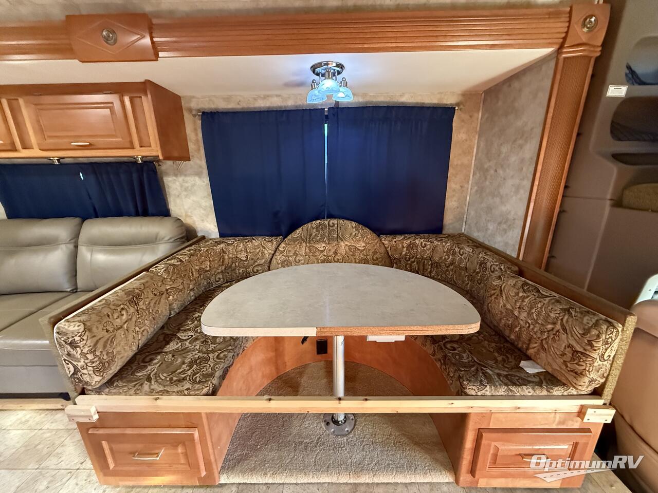 2009 Gulf Stream SuperNova 6400 Photo 7