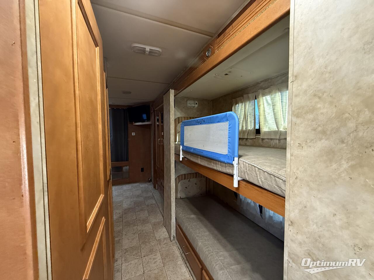 2009 Gulf Stream SuperNova 6400 Photo 12