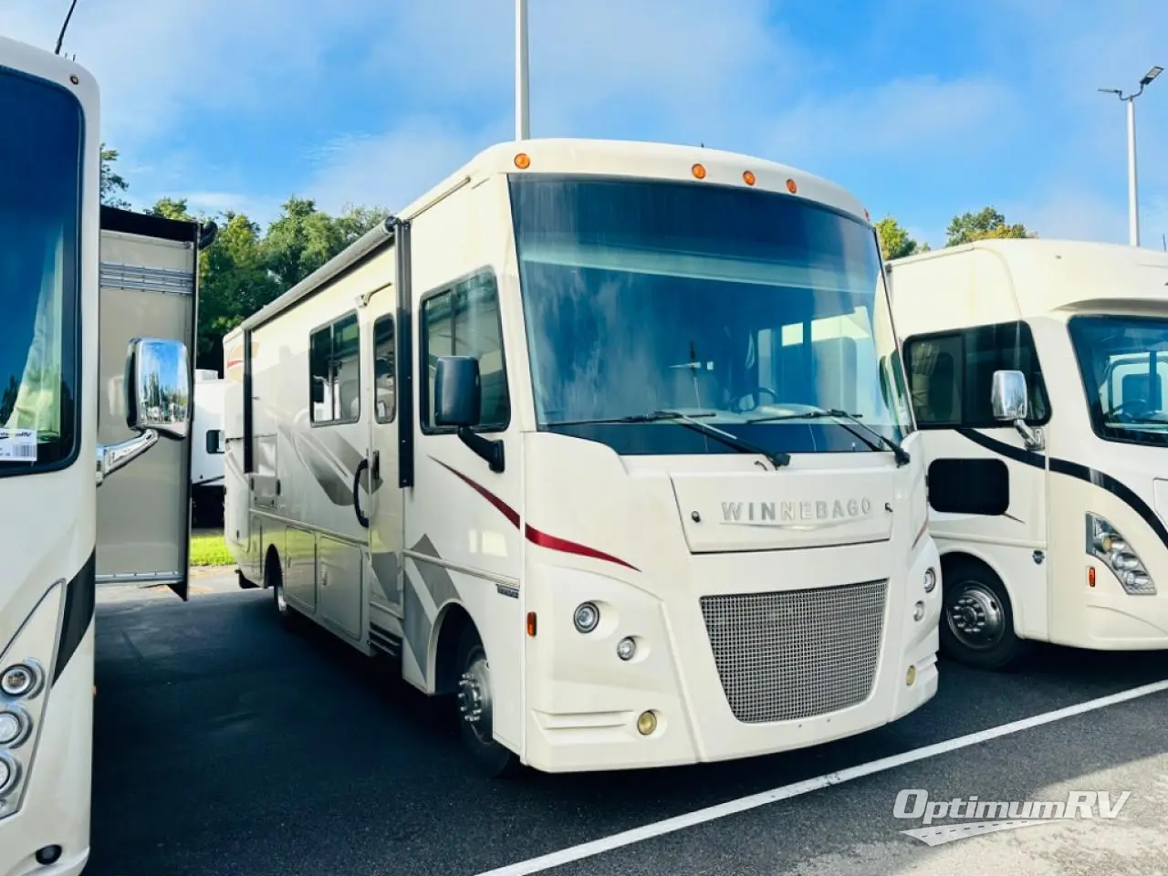 2018 Winnebago Vista 29VE Photo 1