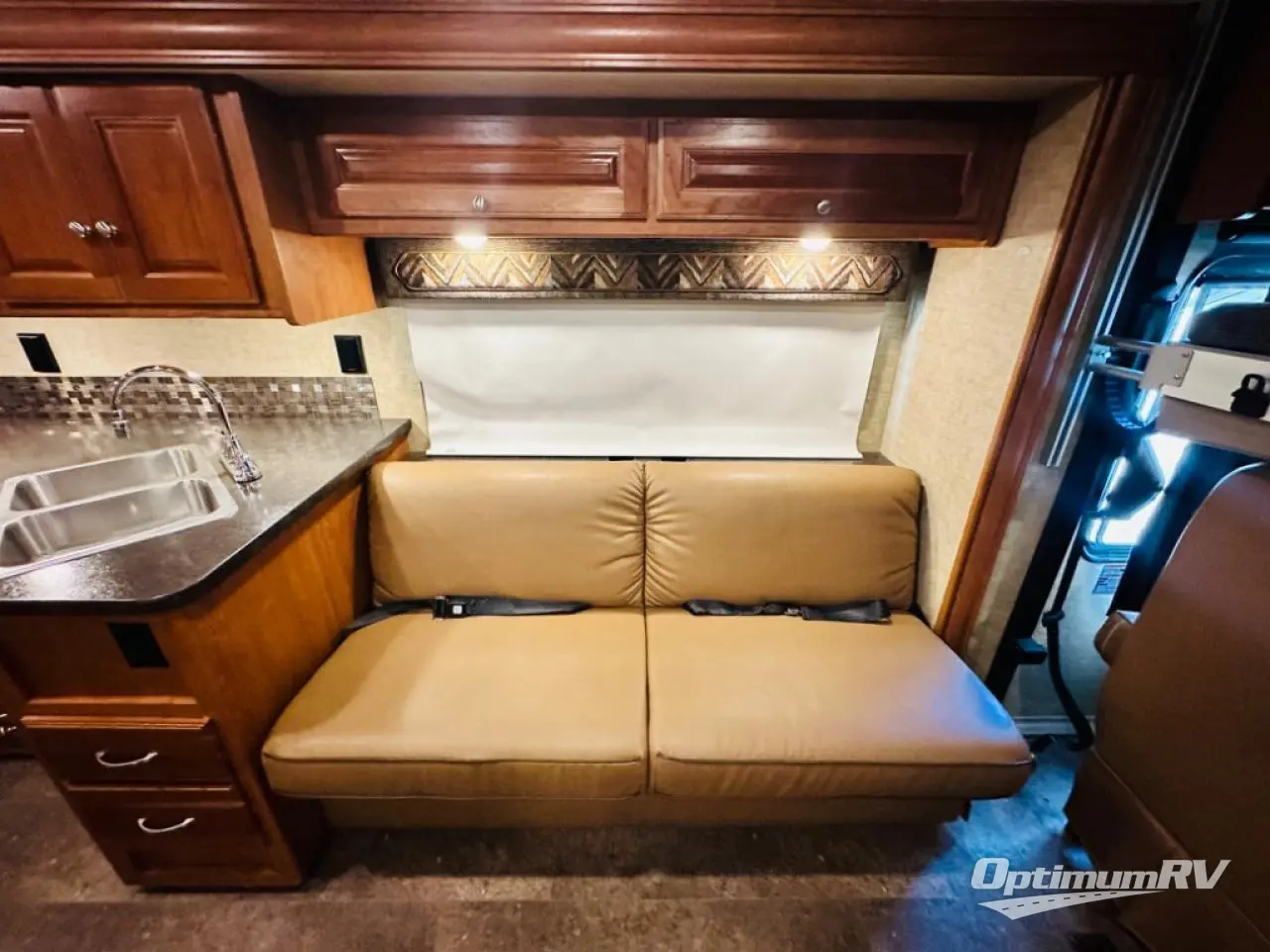 2018 Winnebago Vista 29VE Photo 12