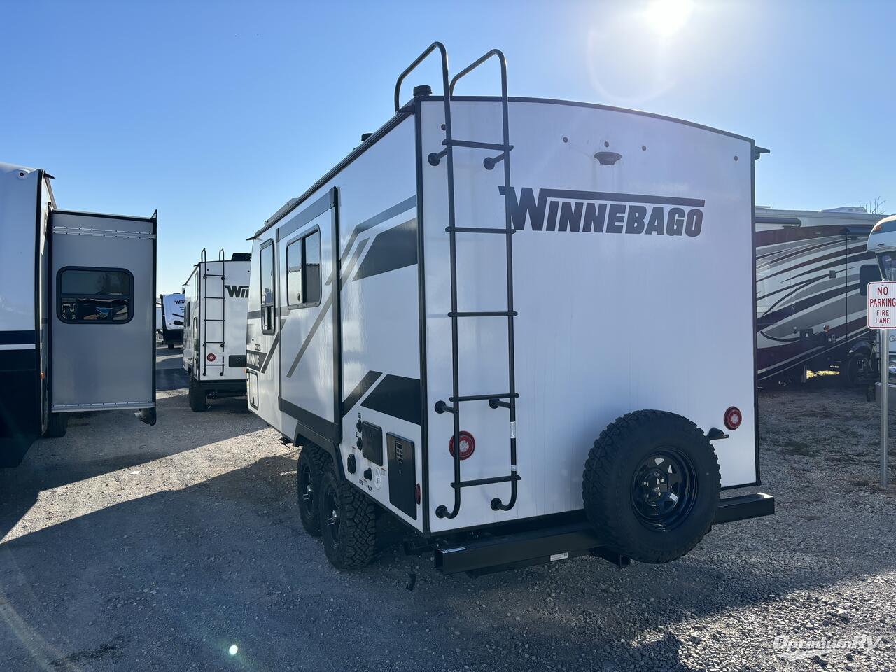 2025 Winnebago Micro Minnie 2108DS Photo 3