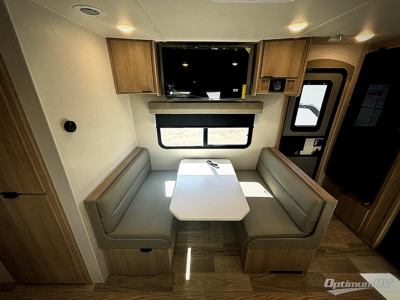 2025 Winnebago Minnie 2529RG Photo 5