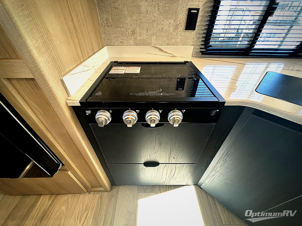 2025 Winnebago Minnie 2529RG Photo 8