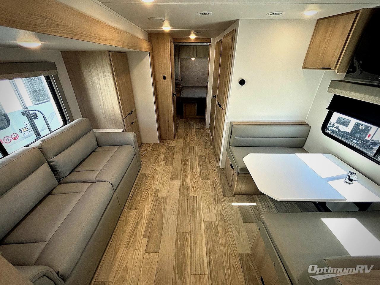 2025 Winnebago Minnie 2529RG Photo 9