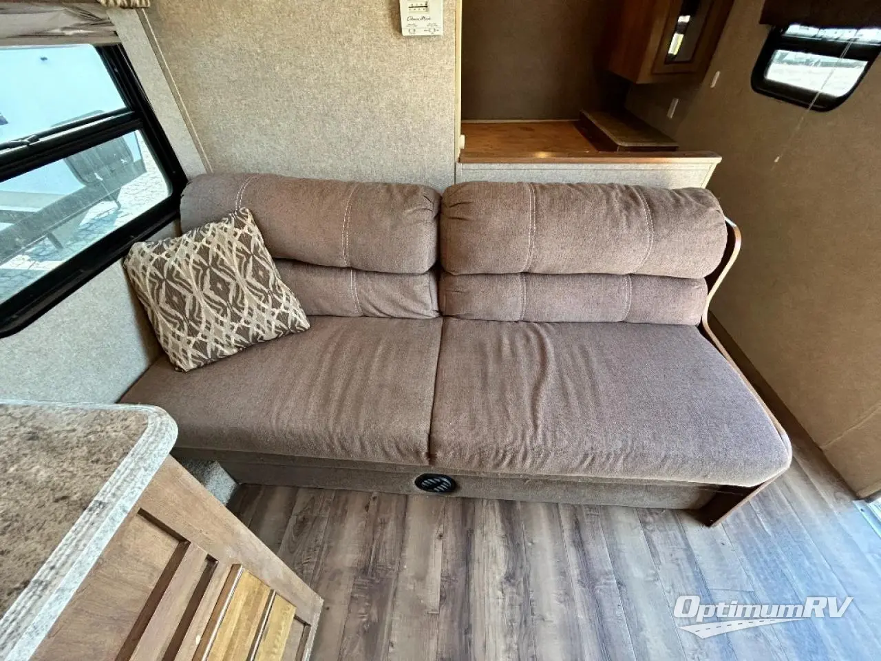 2016 Coachmen Catalina 273BH Photo 7