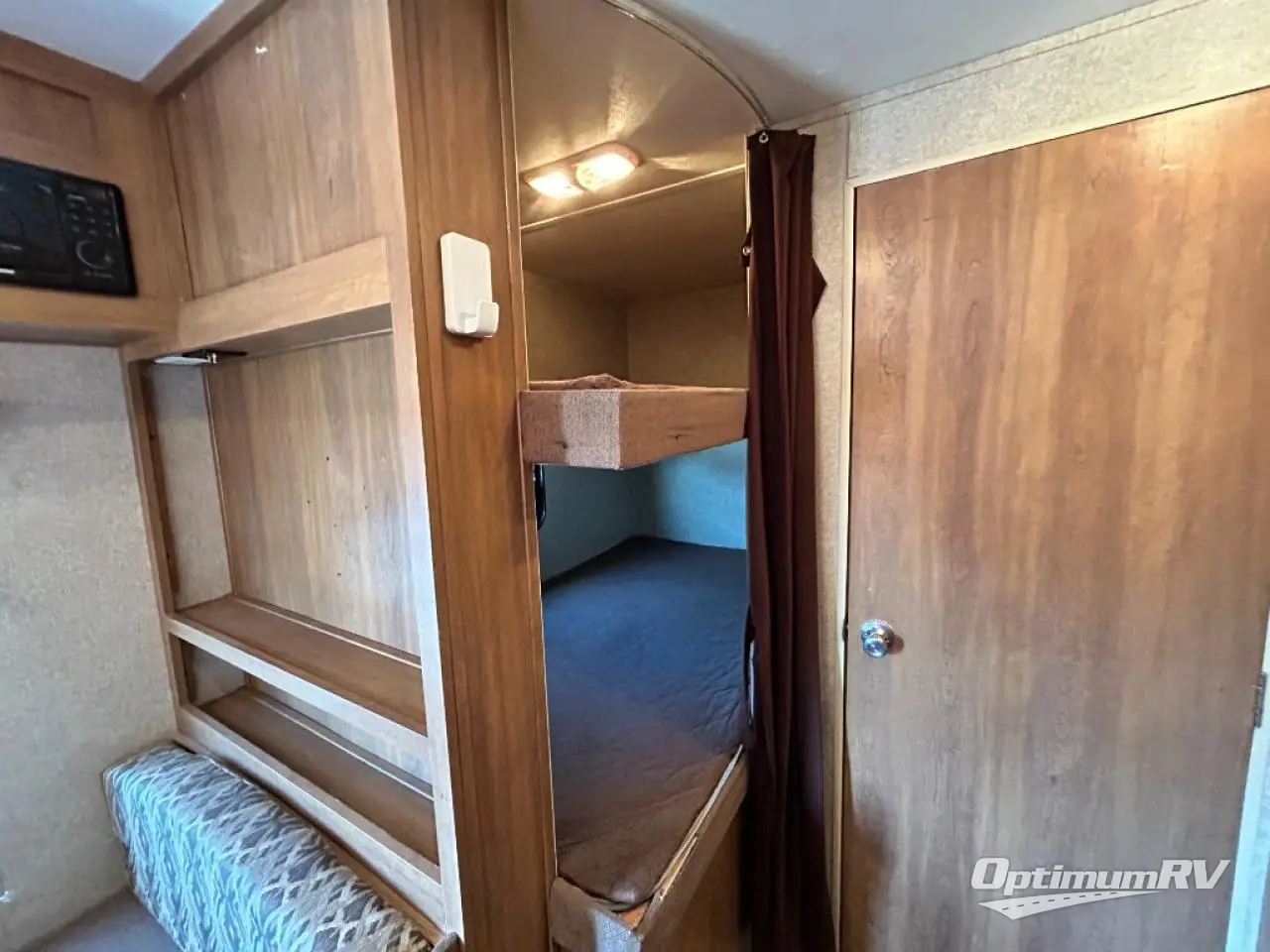 2016 Coachmen Catalina 273BH Photo 11