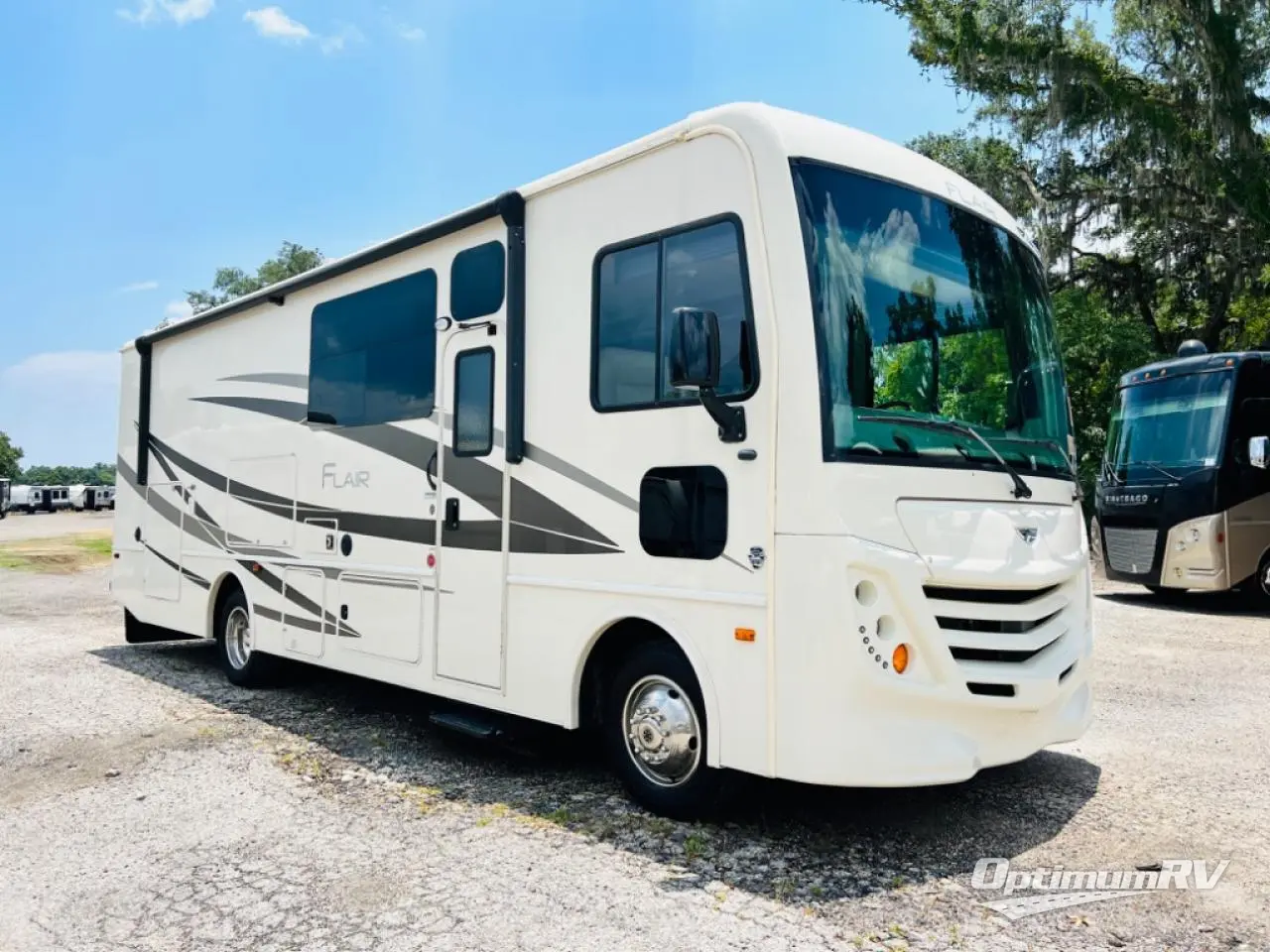 2019 Fleetwood Flair 29M Photo 1