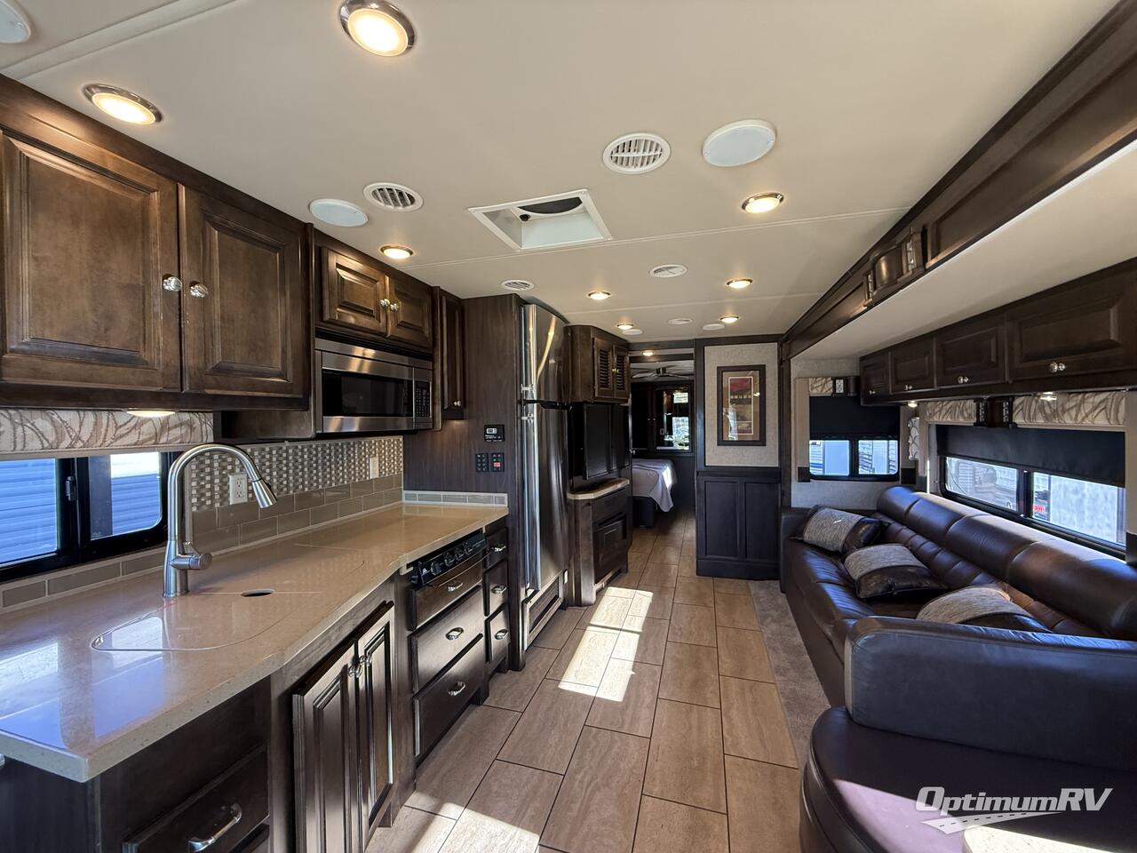 2017 Tiffin Allegro 32 SA Photo 4