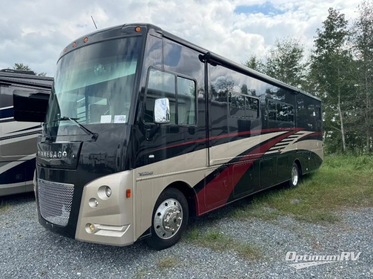 2019 Winnebago Vista LX 35F Photo 2