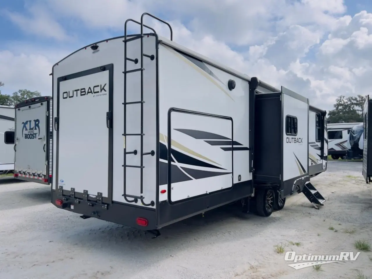 2023 Keystone Outback 335CG Photo 2