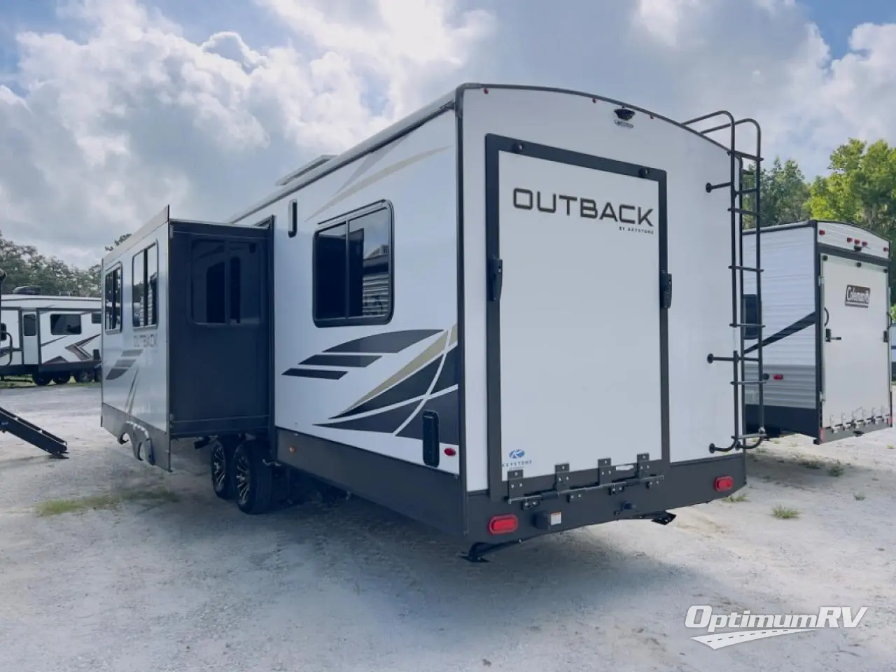 2023 Keystone Outback 335CG Photo 3