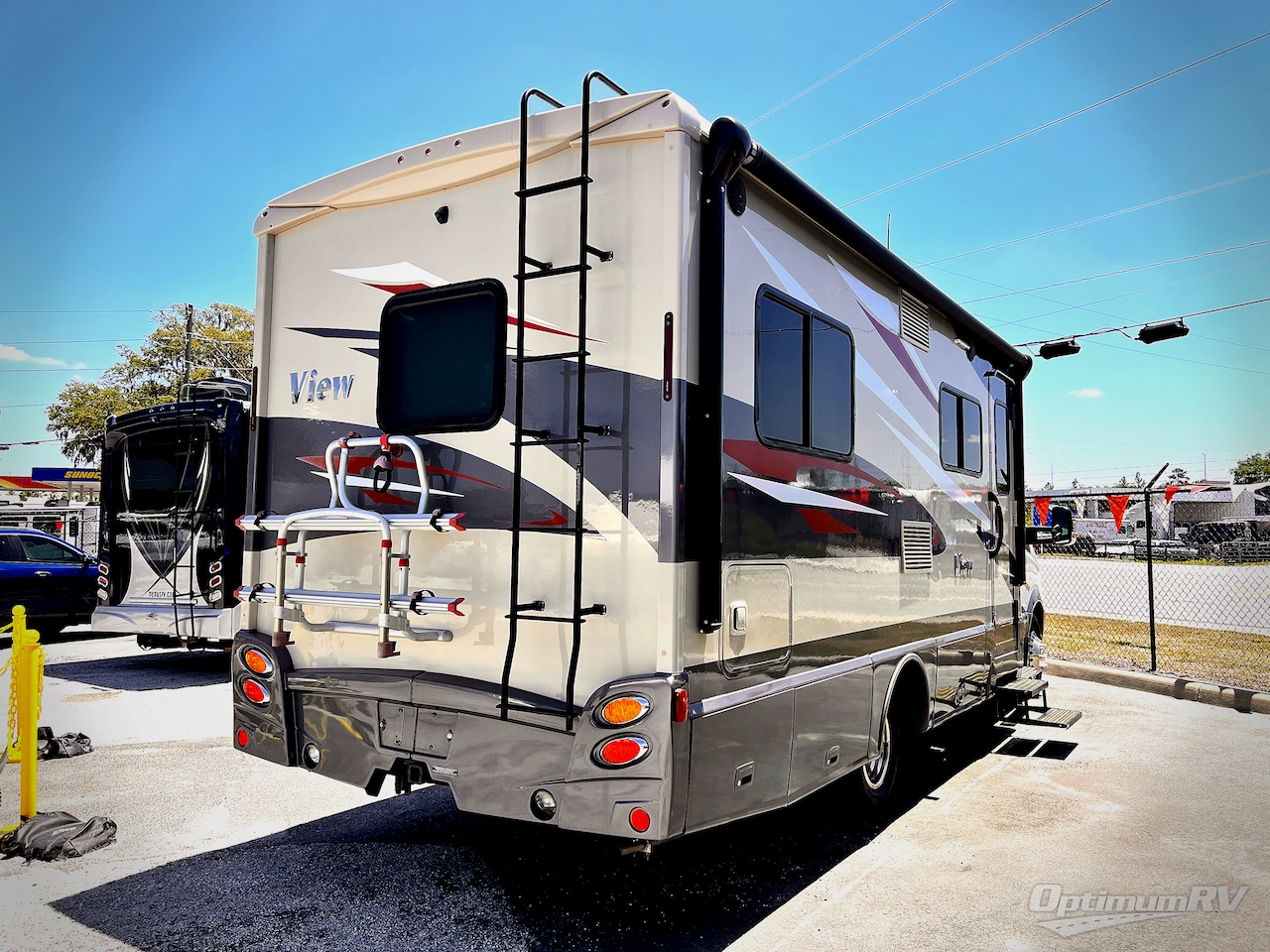 2017 Winnebago View 24V Photo 3