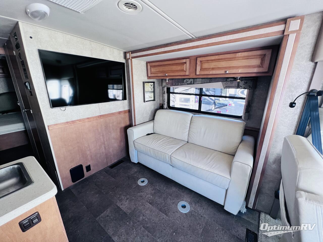 2014 Winnebago Vista 27N Photo 8