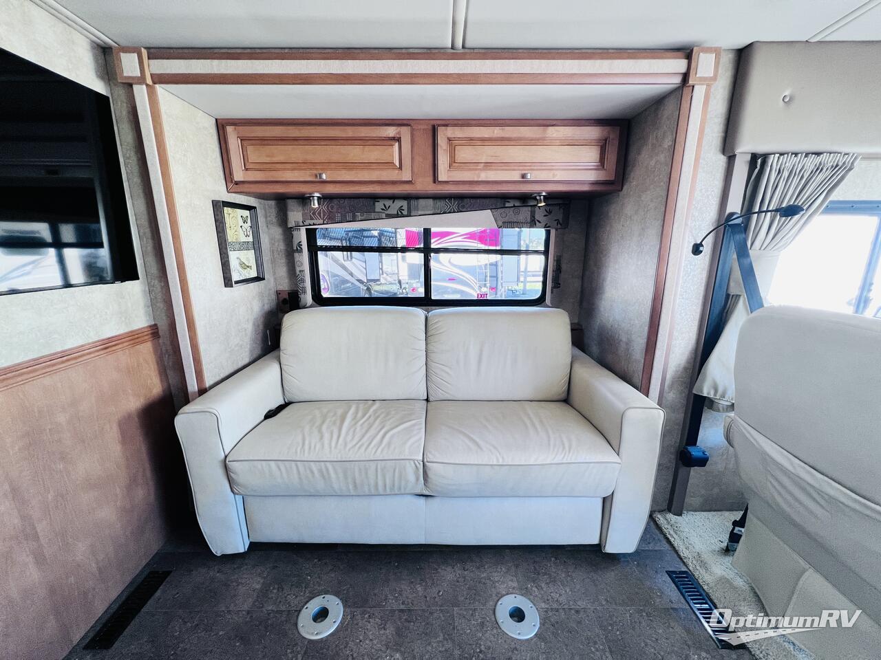 2014 Winnebago Vista 27N Photo 9