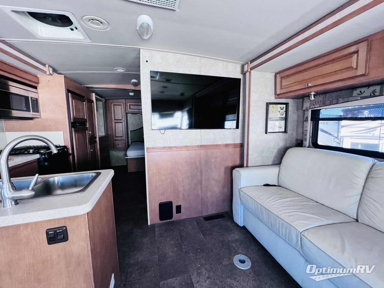 2014 Winnebago Vista 27N Photo 10