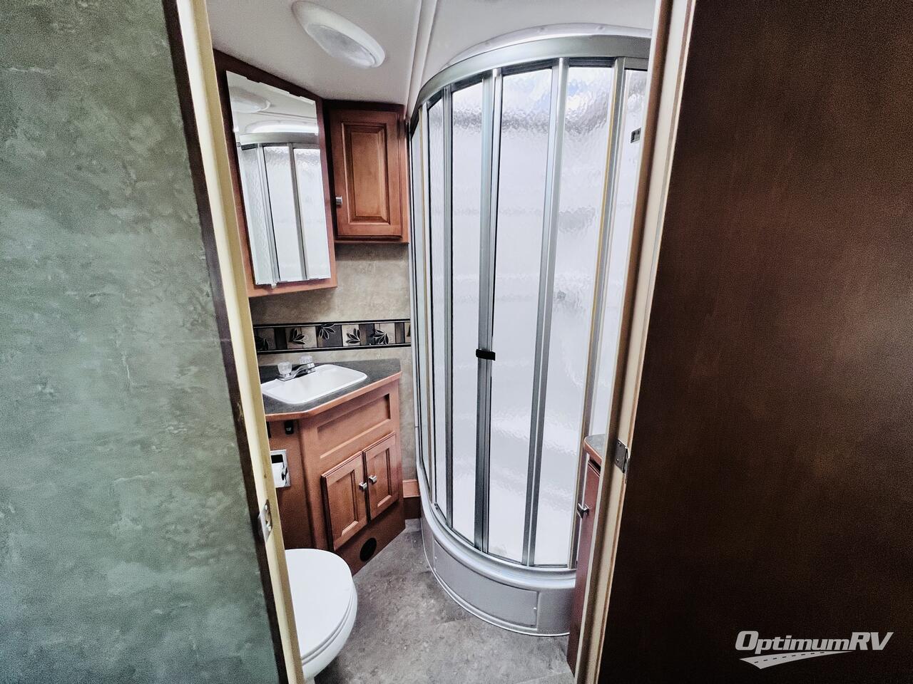 2014 Winnebago Vista 27N Photo 18