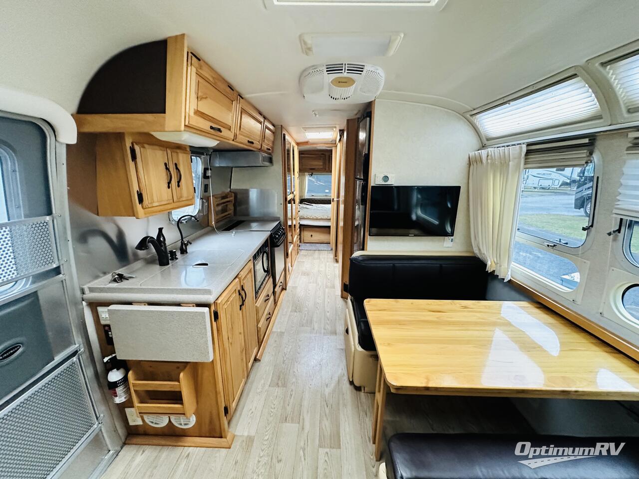 2014 Airstream Classic 31 Photo 4