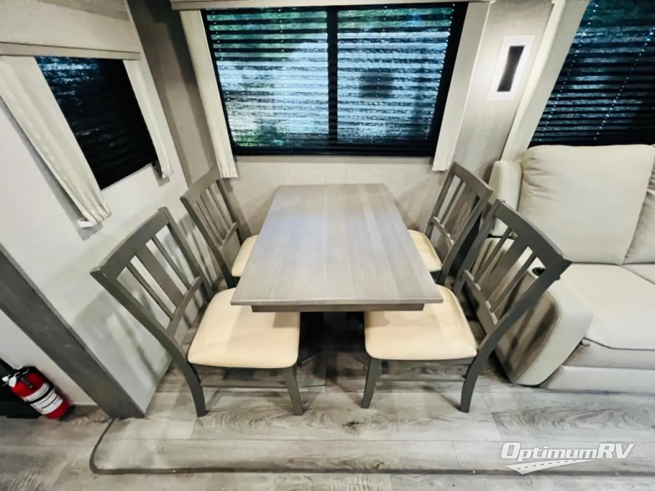 2025 Coachmen Catalina Legacy Edition 313RLTS Photo 13