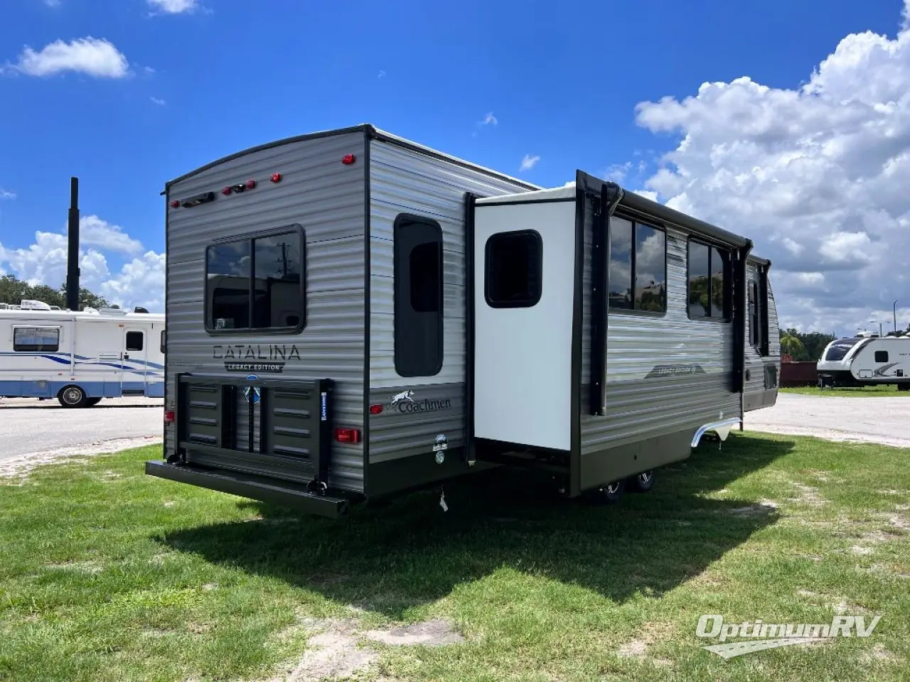 2025 Coachmen Catalina Legacy Edition 313RLTS Photo 3