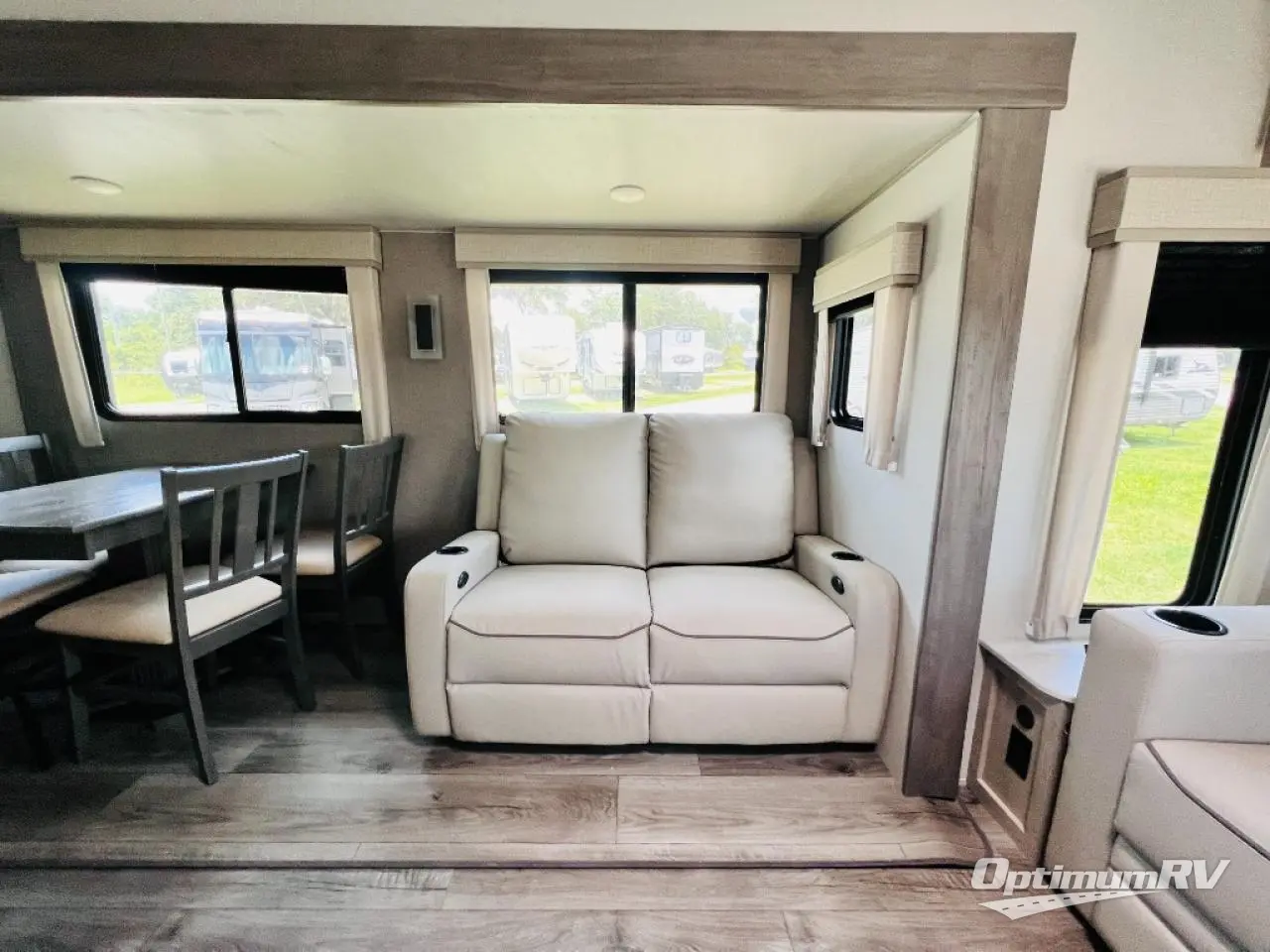 2025 Coachmen Catalina Legacy Edition 313RLTS Photo 7