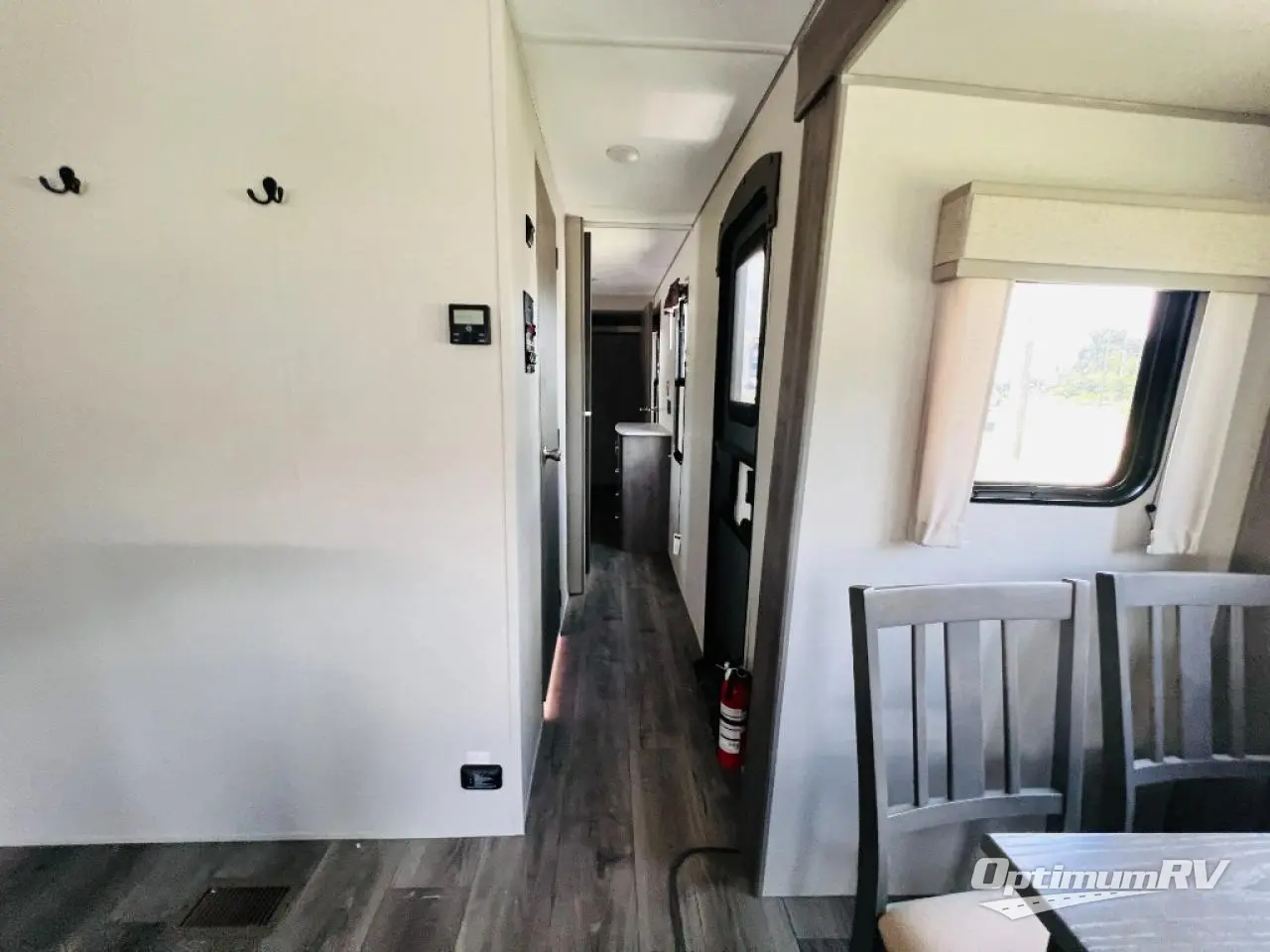 2025 Coachmen Catalina Legacy Edition 313RLTS Photo 14